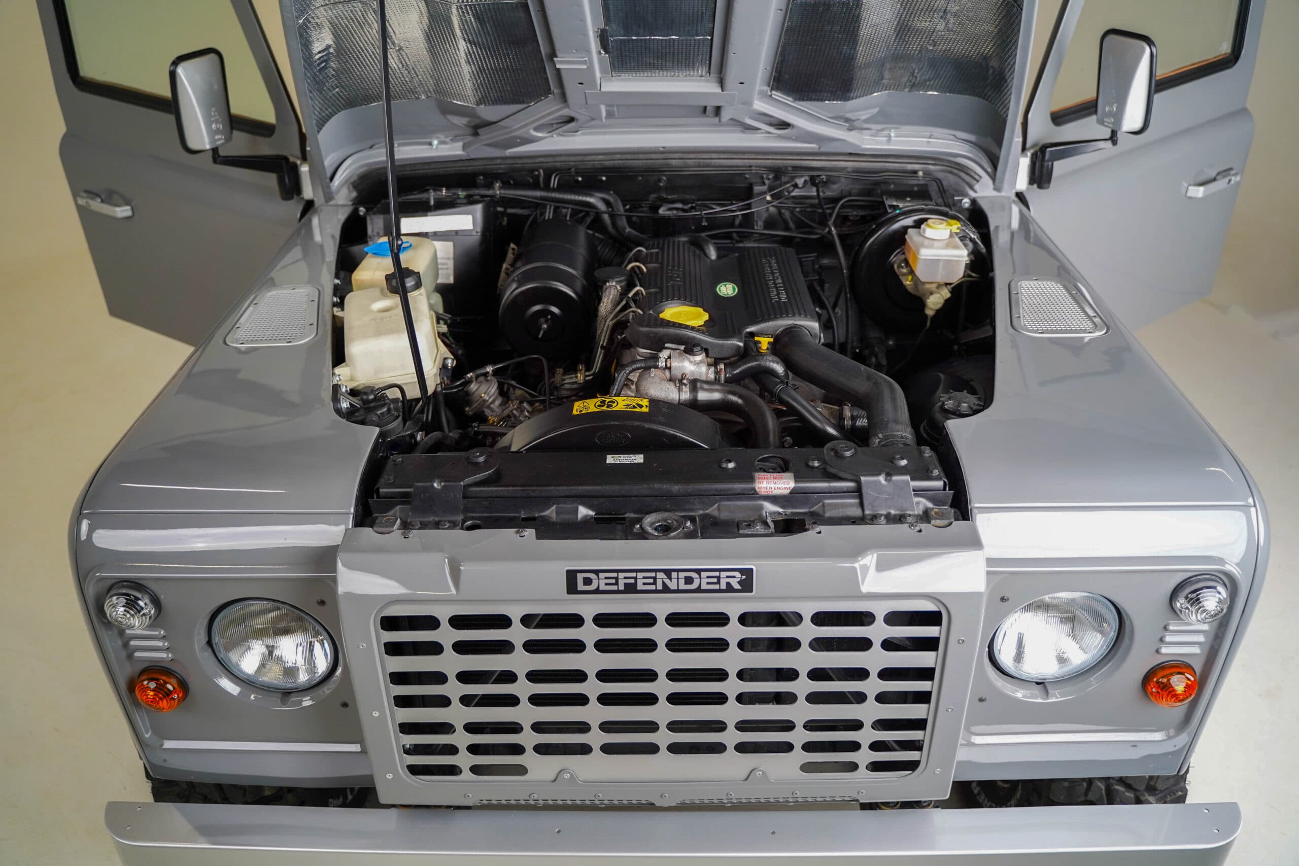 Defender 90 Studio Review detail 1